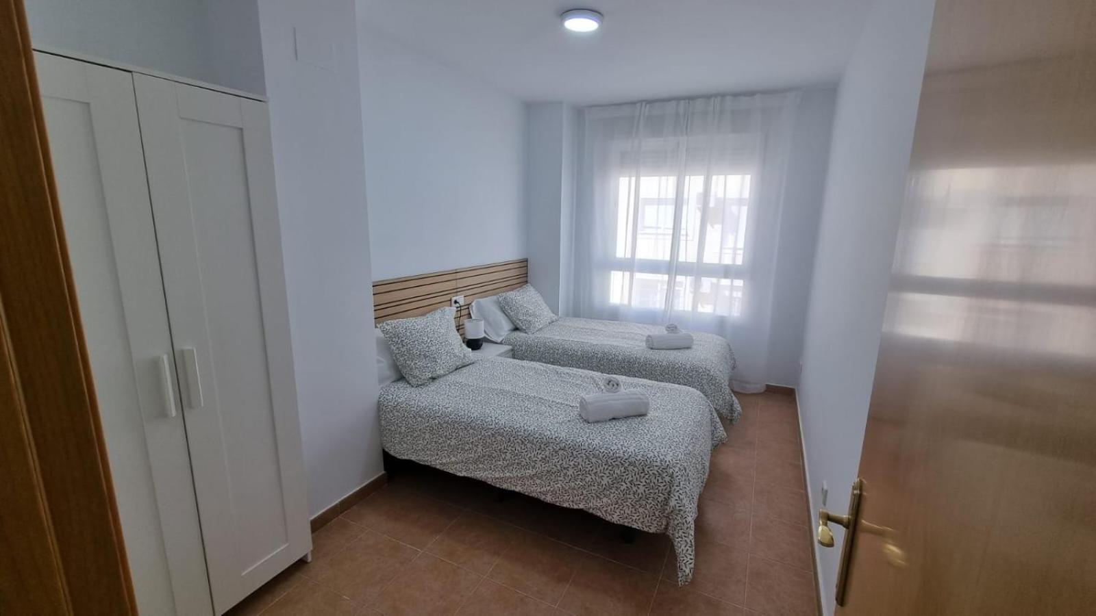 Moderno Apartamento 3 Dormitorios, Garaje Y Piscina La Algaba Kültér fotó